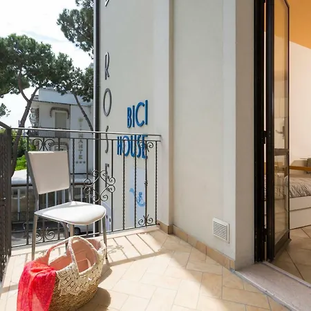 Residenza Le Rose Bici House Cattolica