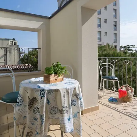 Apartment Residenza Le Rose Bici House